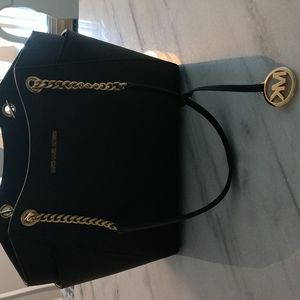 Jet set large chain travel tote